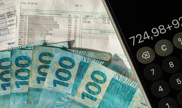 Arrecadação federal supera marca histórica de R$ 2 trilhões em oito meses