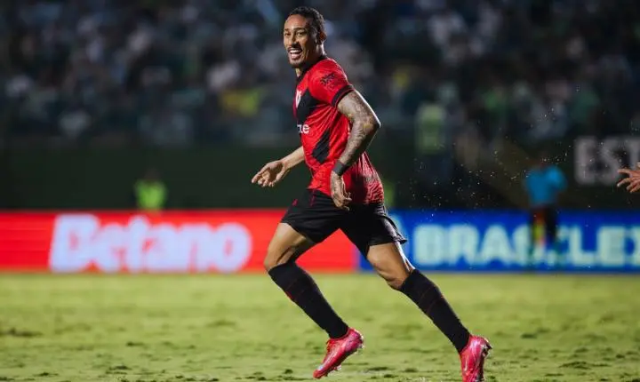 Atlético vence o Goiás na Serrinha e entra no G-5 da Série B