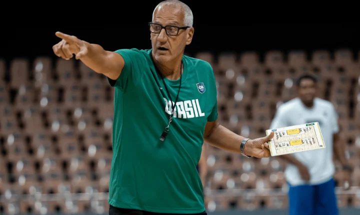 Seleção brasileira de basquete é definida por Petrovic para jogo em Brasília