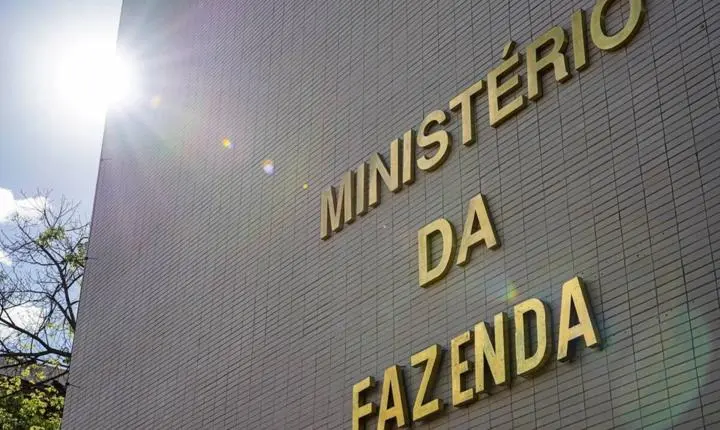 DHL aciona Fazenda para ampliar corte no imposto da taxa das blusinhas