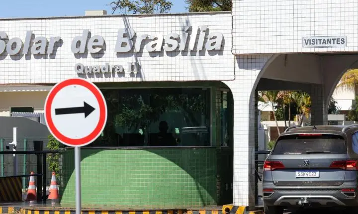 Bolsonaro recorre no supremo para anular proibição de visitas na prisão domiciliar