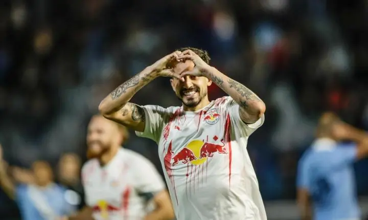 Bragantino vence Sporting Cristal e avança na Copa Sul-Americana