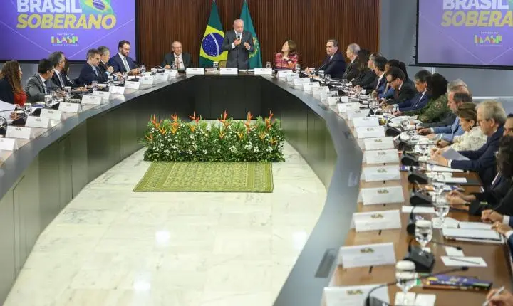 Brasil buscará novos parceiros comerciais para mitigar impactos da política dos Estados Unidos