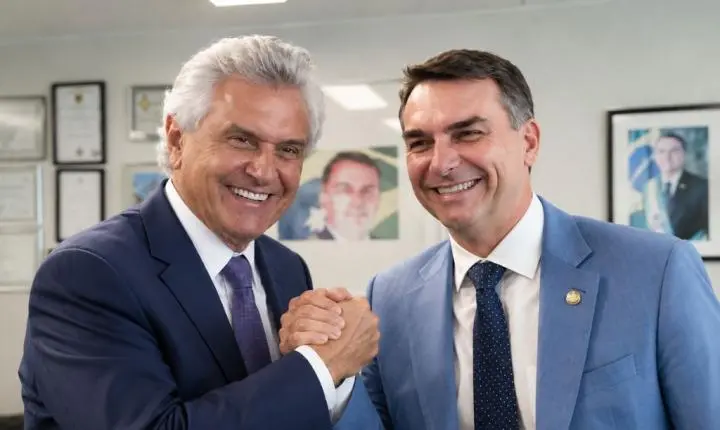 Ronaldo Caiado apoia Flávio Bolsonaro no segundo turno da eleição presidencial