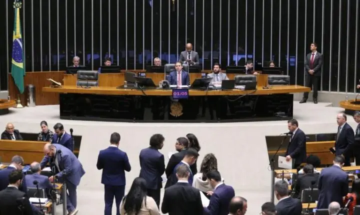 Legislativo brasileiro dá sinal verde para adesão a pacto da OMC sobre aeronaves civis