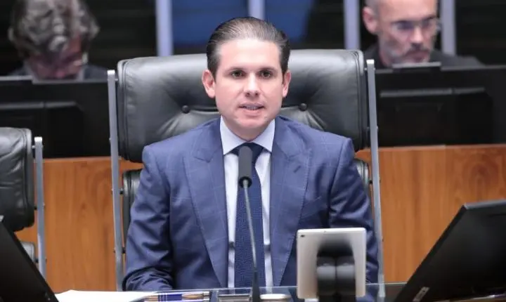 Câmara acelera tramitação de dez projetos de lei