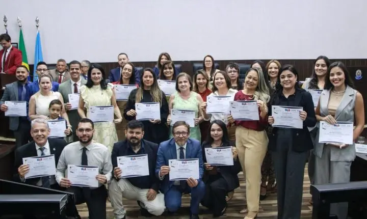Câmara de Luziânia realiza homenagem ao Dia do Advogado em sessão solene especial