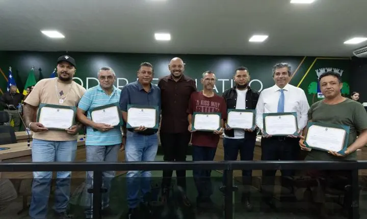 Câmara de Valparaíso realiza homenagem ao Dia dos Pais em sessão especial