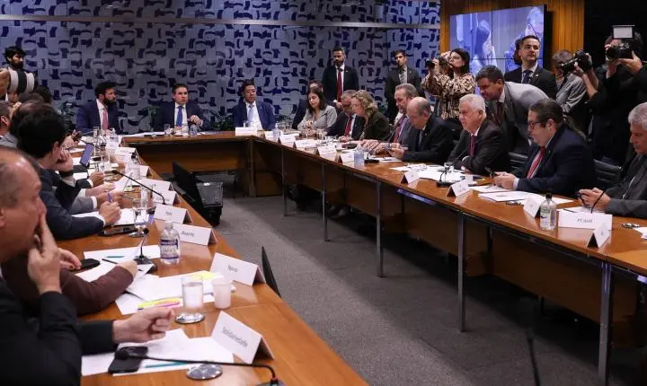 Governo retira urgência do fim da escala 6x1 e libera pauta na Câmara
