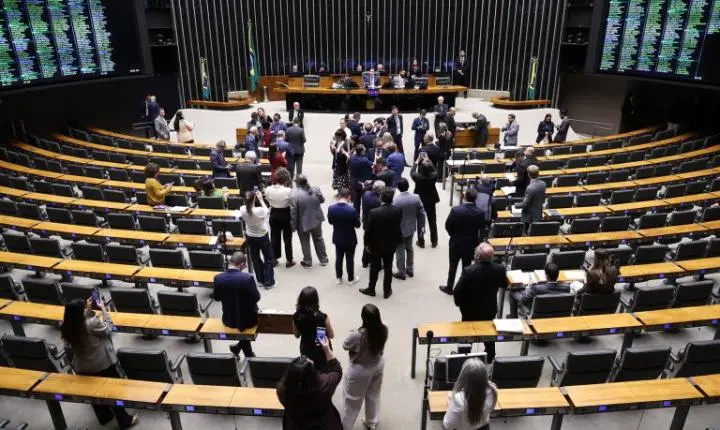 Câmara dos Deputados agenda votação de projetos, incluindo programa para pessoas com epilepsia