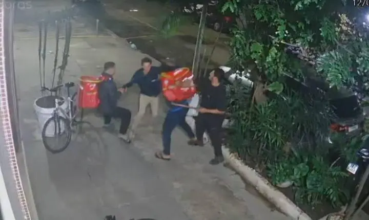 Câmeras revelam espancamento que matou homem após falsa acusação de roubo no Rio