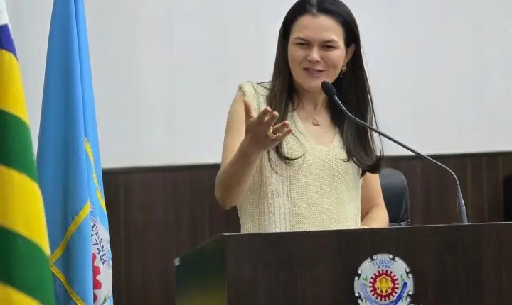 Cassiana Tormin toma posse na Câmara de Luziânia e amplia voz das mulheres