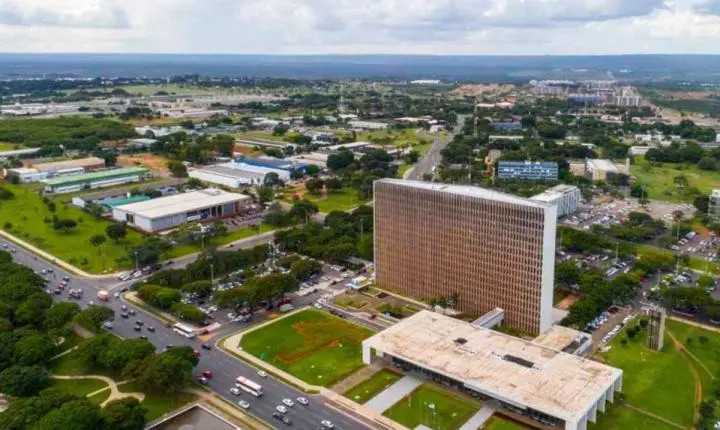 Celina Leão determina auditoria na folha de pagamento do GDF após denúncias