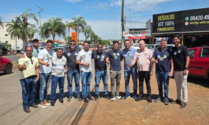 Célio e Cambão intensificam contato direto com eleitores durante caminhada em Luziânia