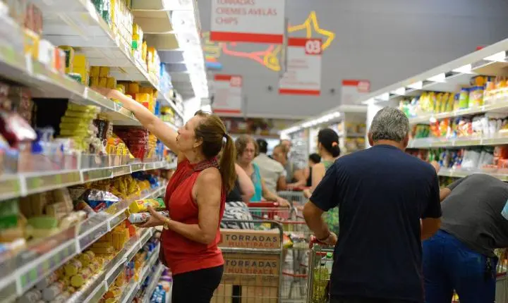 Cesta básica registra alta em 17 capitais brasileiras em junho, aponta pesquisa