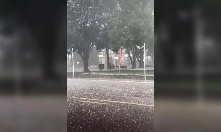 Chuva de granizo no Rio Grande do Sul afeta 31 mil pessoas e danifica casas