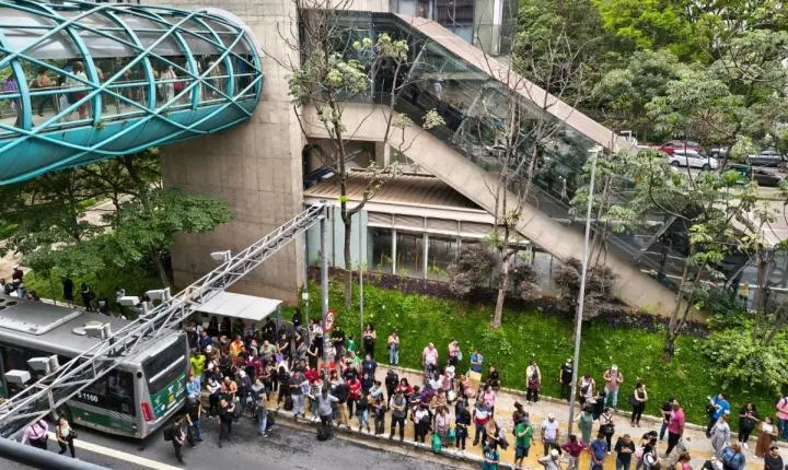 Circulação na Linha 15-Prata do Metrô é suspensa após acidente