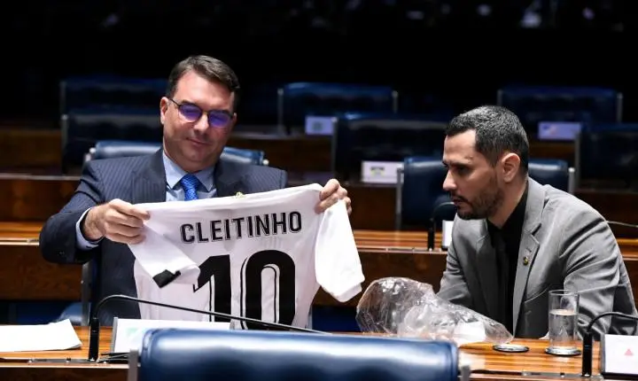 Cleitinho Azevedo acompanha ato de apoio do Republicanos no segundo turno