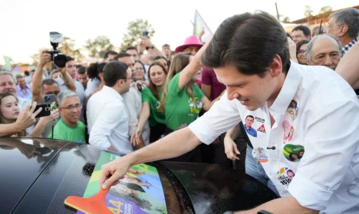 Daniel Vilela inicia campanha eleitoral em Goiânia com adesivaço no Serra Dourada