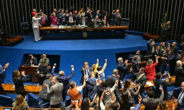 Congresso promulga fim da jornada 6x1 nesta sexta-feira com presença de Lula