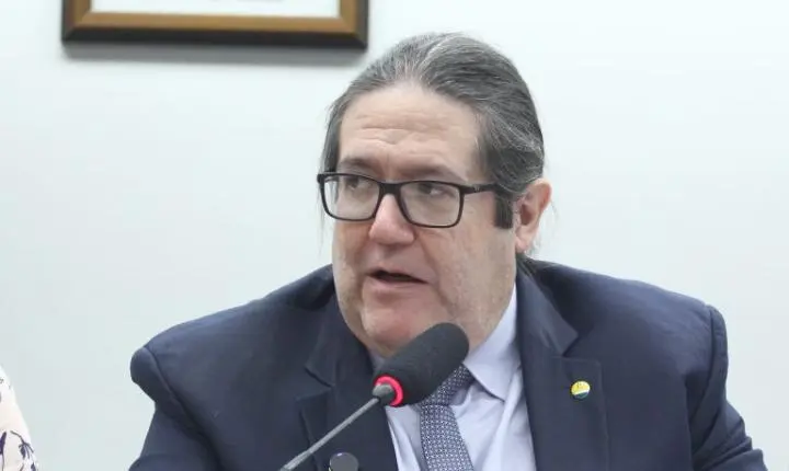 Comissão aprova política nacional de combate à evasão escolar na educação básica