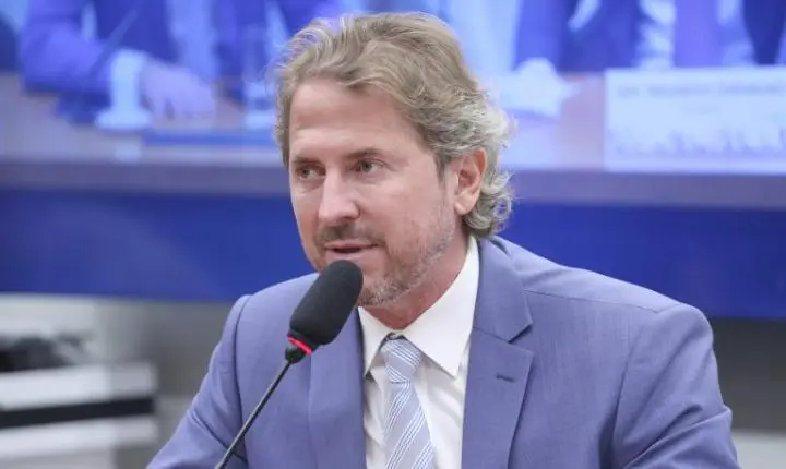 Comissão aprova diretrizes para incentivar o trabalho voluntário e a solidariedade na educação