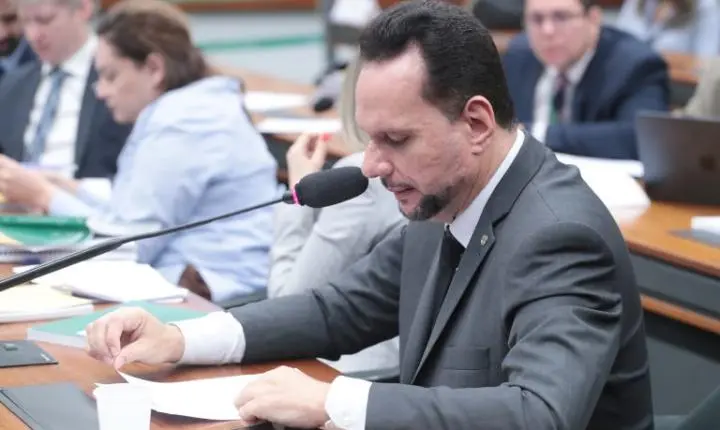 Câmara aprova incentivo fiscal para combate ao desemprego de longa data