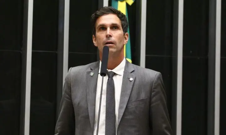Projeto de lei proíbe desligamento de jovens atletas durante o ano letivo