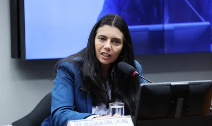 Câmara aprova projeto que exige divulgação de canais de denúncia contra a violência à mulher em órgãos públicos