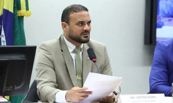 Comissão de segurança aprova porte de arma para corretores de imóveis