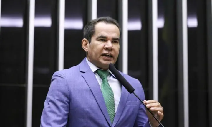 CCJ aprova recursos para qualificação cultural de pessoas com deficiência