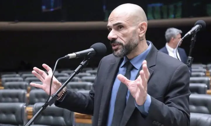 Comissão da Câmara aprova novas regras de proteção para motoristas de aplicativo
