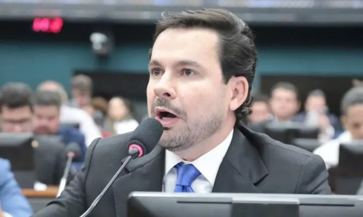 CCJ aprova fim de taxa de fiscalização sobre telefones celulares na Câmara