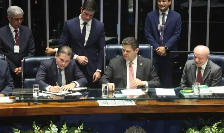 Congresso promulga aposentadoria especial para agentes de saúde e endemias