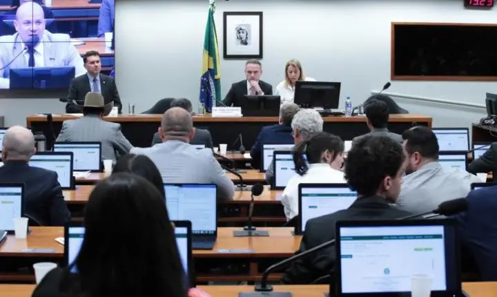 Conselho de Ética analisa parecer que propõe suspensão de 60 dias para o deputado Marcos Pollon