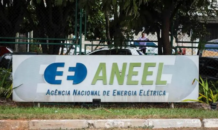 Conta de luz sem cobrança extra em outubro com o retorno da bandeira verde