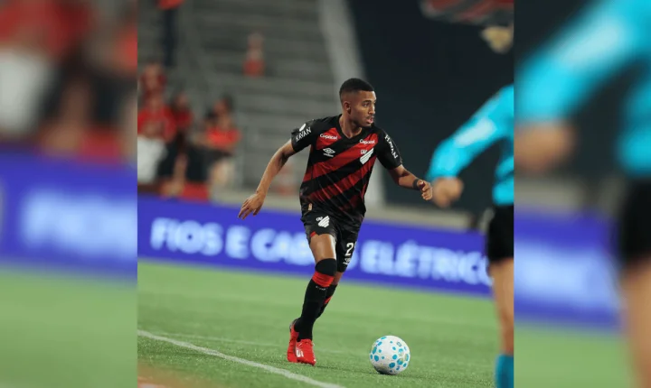 Athletico-PR vence o Vitória e abre vantagem na Copa do Brasil