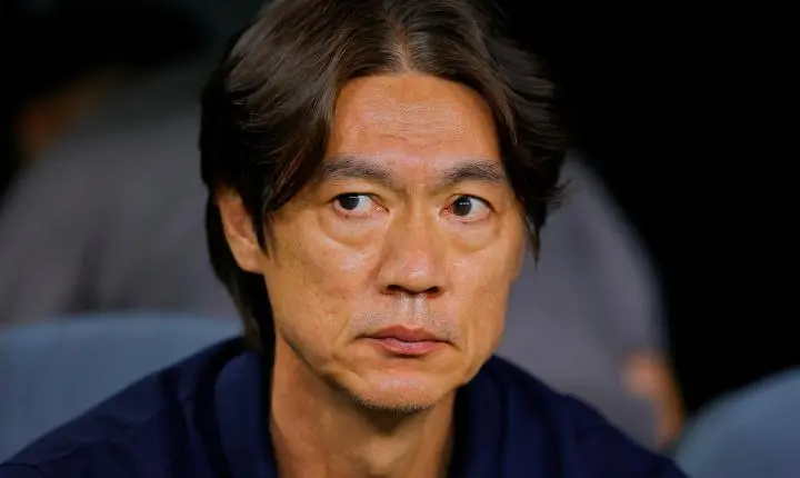 Hong Myung-Bo, ex-técnico da Coreia do Sul, parte para os EUA após eliminação na Copa do Mundo e ameaças