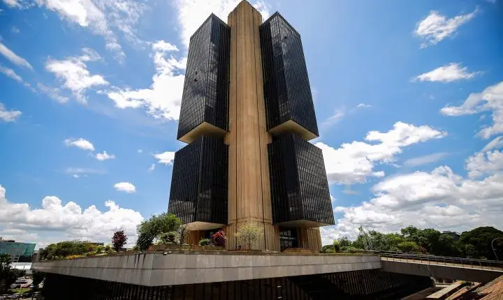 Copom reduz taxa Selic para 14% ao ano em nova decisão anunciada nesta quarta-feira