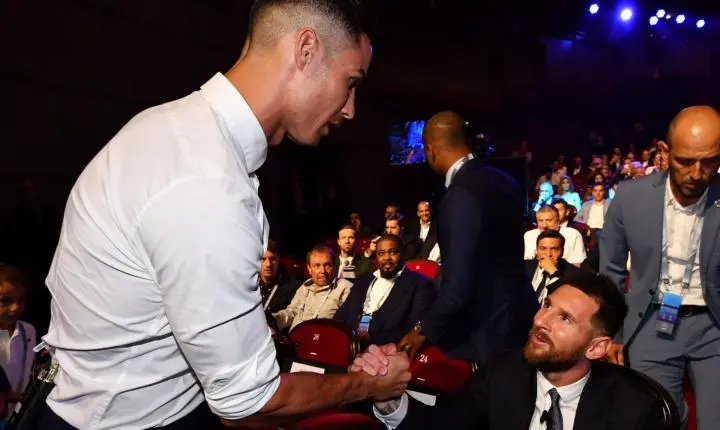 Cristiano Ronaldo manifesta apoio público após a morte do pai de Messi
