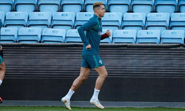 Cristiano Ronaldo deixa treino da seleção portuguesa e vai para hotel