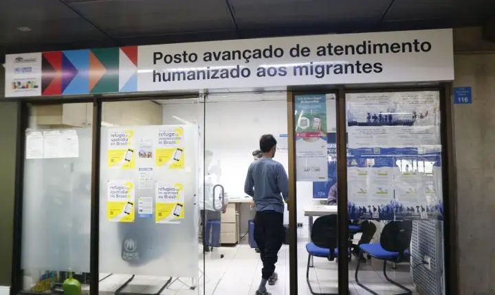 Cubanos lideram pedidos de refúgio no Brasil em 2025, superando venezuelanos