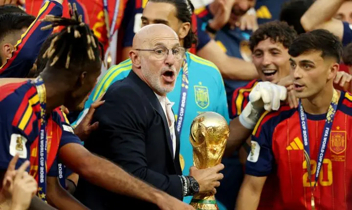 Luis de la Fuente: Da base da Espanha ao ápice da Copa do Mundo