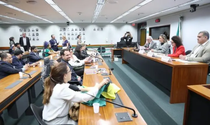 Fortalecimento de ouvidorias externas das defensorias públicas é defendido em debate na Câmara