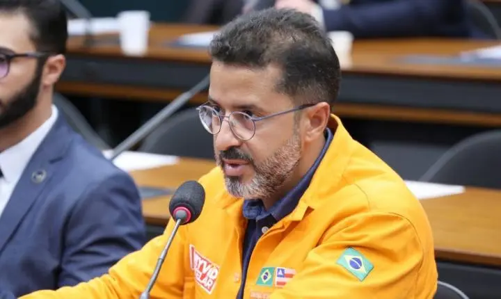 Divergências marcam debate sobre estratégias federais para controle de preços de combustíveis