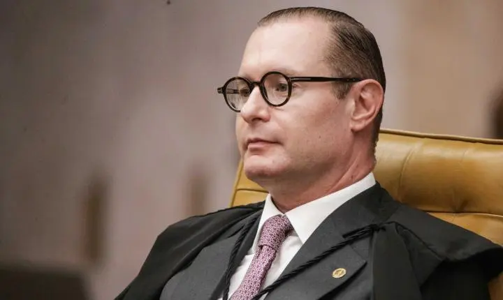 Cristiano Zanin entra na mira do Senado após decisão sobre urnas