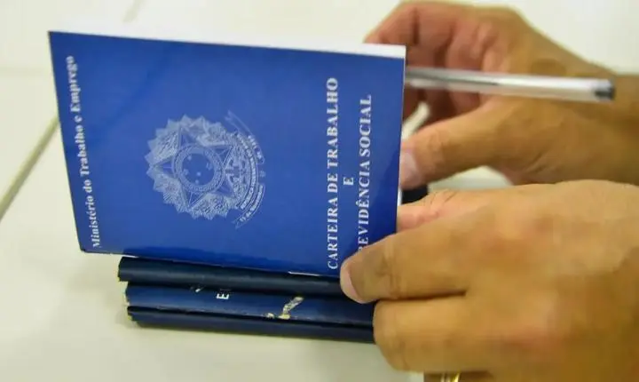 Distrito Federal disponibiliza 1.505 vagas de emprego nesta sexta, com salários de até R$ 4 mil