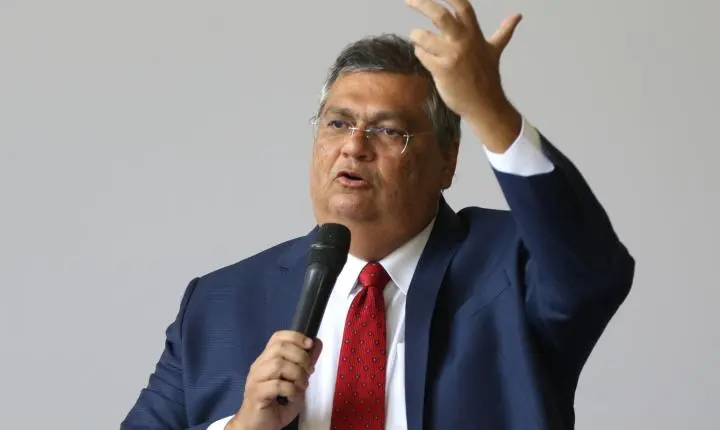 Ministro Dino ordena bloqueio de R$ 119 milhões de Valdemar Costa Neto por suspeita de emendas irregulares