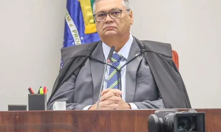 Flávio Dino anula decisão de Mendonça e libera post sobre Nossa Senhora