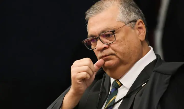 Dino vota contra lei de SC que vetou cotas raciais